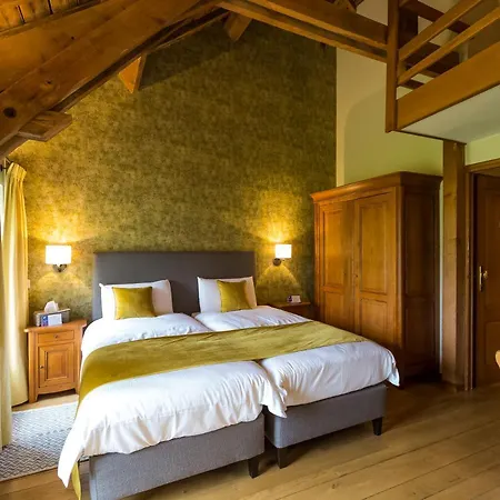 Bed & Breakfast Ferme Chateau De 4*