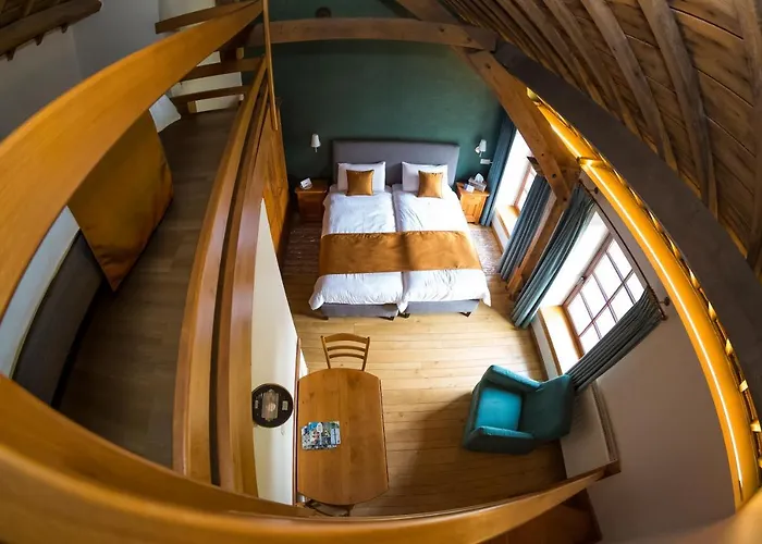 Nocleg ze śniadaniem Ferme Chateau De 4*